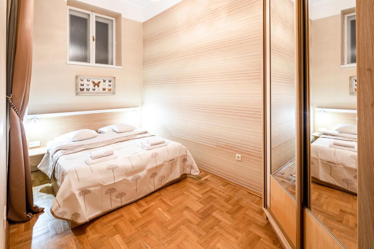 לבוב 3 Bedrooms Royal Italian Style In An Austrian Building, Parking, Balcony מראה חיצוני תמונה